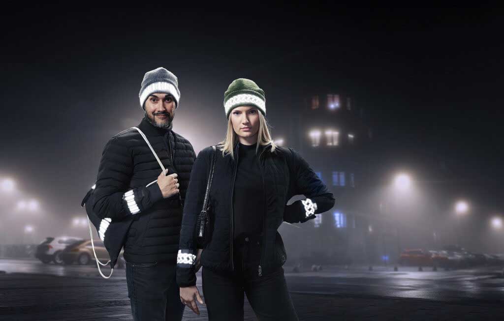 Annie+Boy_Mo╠êssa_ny Kille och tjej med smarta reflexer från Smart in the dark